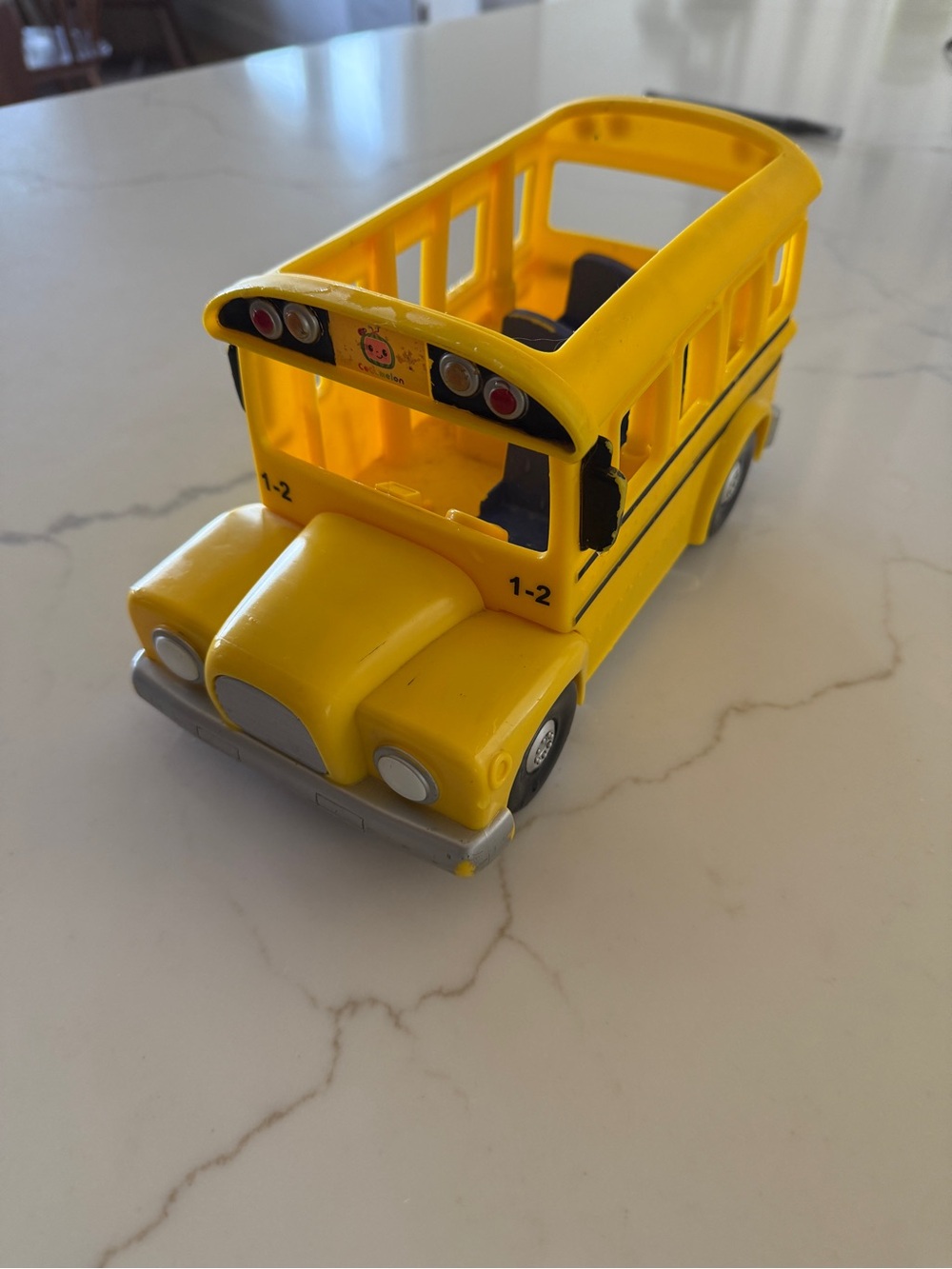 Cocomelon musical yellow bus